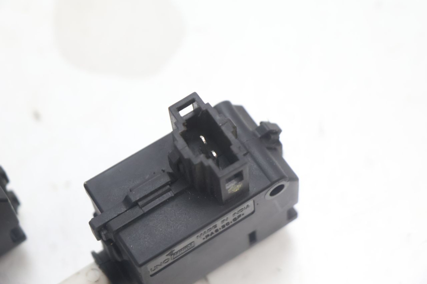 photo de SERRATURA SELLA MOTORE PIAGGIO MP3 HPE 530 (2022 - 2026) - Altra angolazione