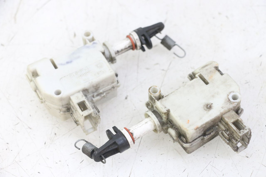 photo de MOTORE APERTURA BAULE PIAGGIO MP3 LT 300 (2010 - 2016) - Vista principale