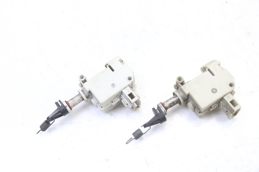 photo de SERRATURA SELLA MOTORE PIAGGIO MP3 500 (2011 - 2015) - Altra angolazione