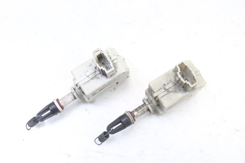 photo de SERRATURA SELLA MOTORE PIAGGIO MP3 500 (2011 - 2015) - Primo piano tecnico