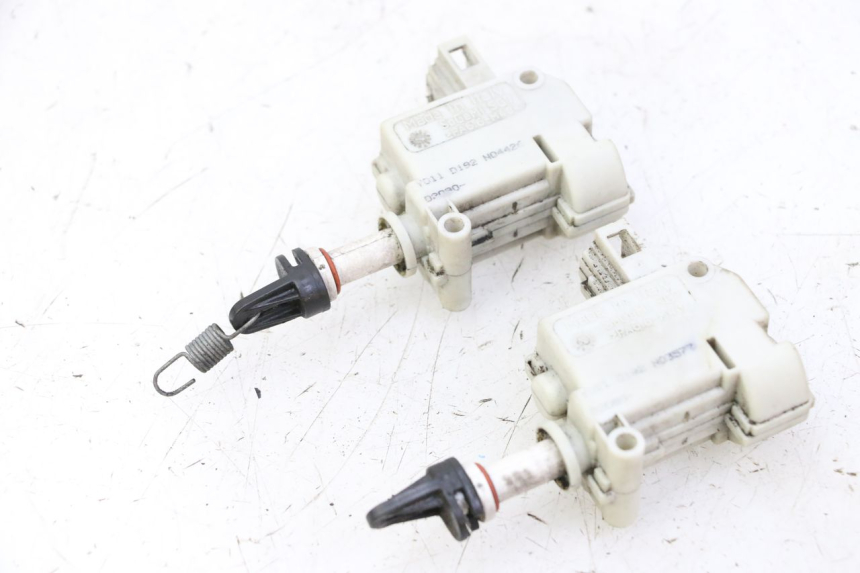 photo de SERRATURA SELLA MOTORE PIAGGIO MP3 500 (2011 - 2015) - Dettagli dei punti di fissaggio