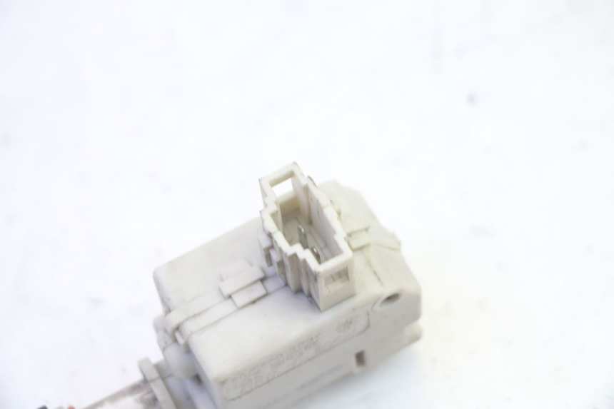 photo de SERRATURA SELLA MOTORE PIAGGIO MP3 RL 250 (2006 - 2010) - Zoom sullo stato d'uso