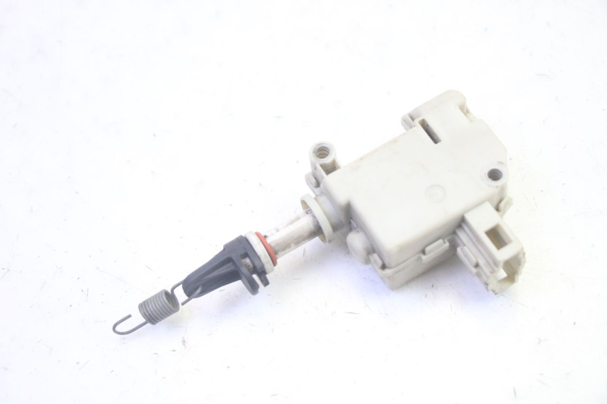 photo de SERRATURA SELLA MOTORE PIAGGIO MP3 RL 250 (2006 - 2010) - Altra angolazione