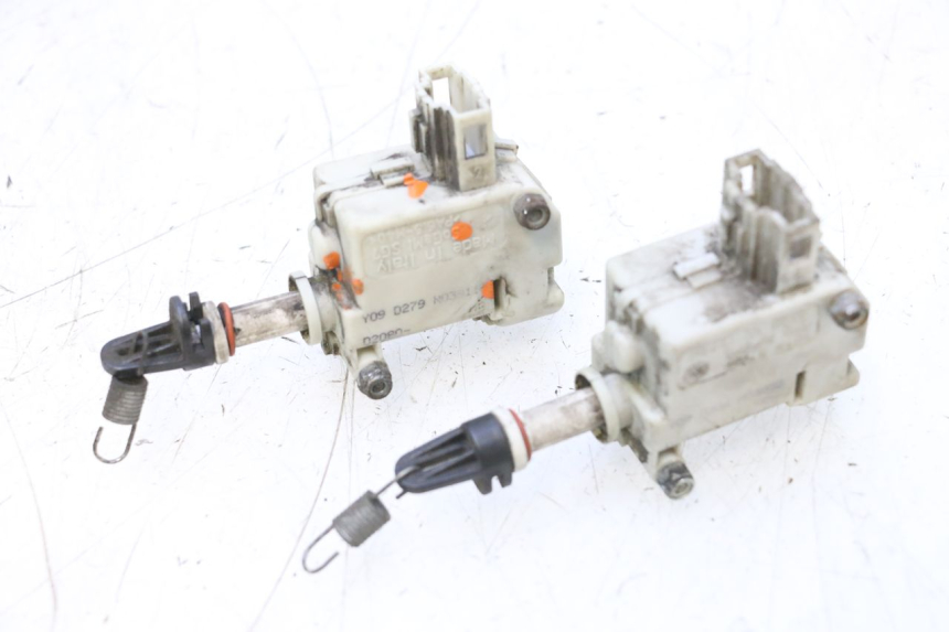 photo de SERRATURA SELLA MOTORE PIAGGIO MP3 RL 250 (2006 - 2010) - Vista principale