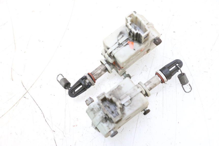 photo de SERRATURA SELLA MOTORE PIAGGIO MP3 RL 250 (2006 - 2010) - Vista d'insieme del prodotto