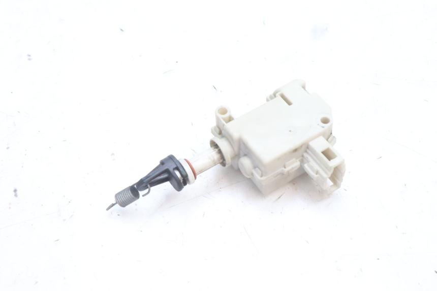 photo de SERRATURA SELLA MOTORE PIAGGIO MP3 500 (2016 - 2018) - Altra angolazione