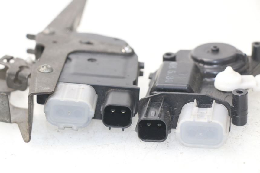 photo de SERRATURA SELLA MOTORE HONDA NSS EX FORZA 250 (2005 - 2013) - Dettaglio del componente