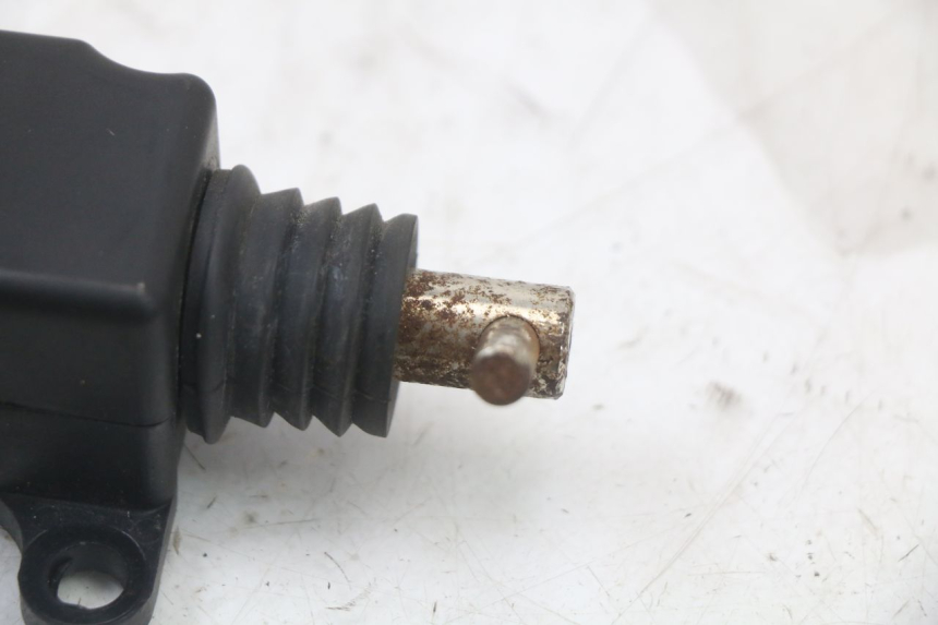 photo de SERRATURA SELLA MOTORE PEUGEOT BELVILLE 125 (2017 - 2021) - Altra angolazione