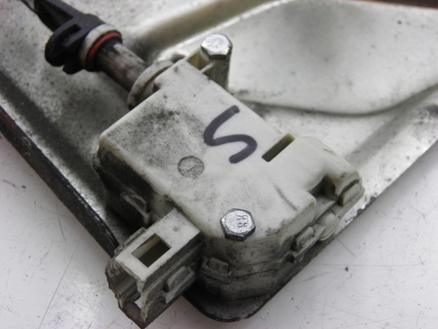 photo de SERRATURA SELLA MOTORE PIAGGIO MP3 RL 125 (2006 - 2014) - Altra angolazione