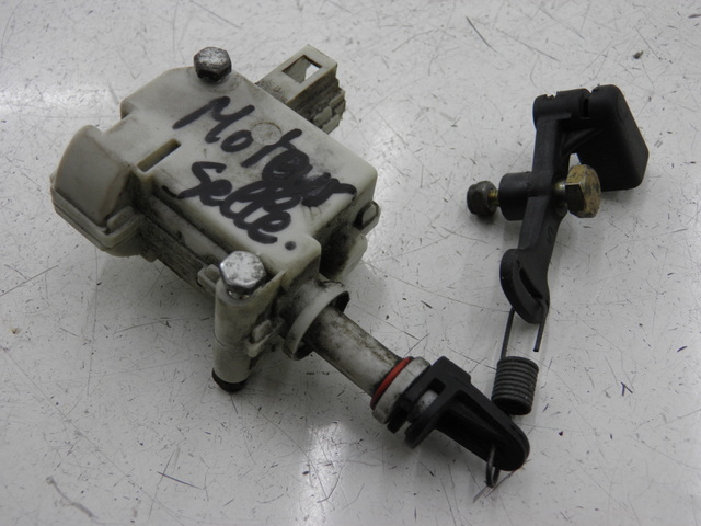 photo de MOTORE APERTURA BAULE PIAGGIO X8 STREET 125 (2006 - 2007) - Vista principale