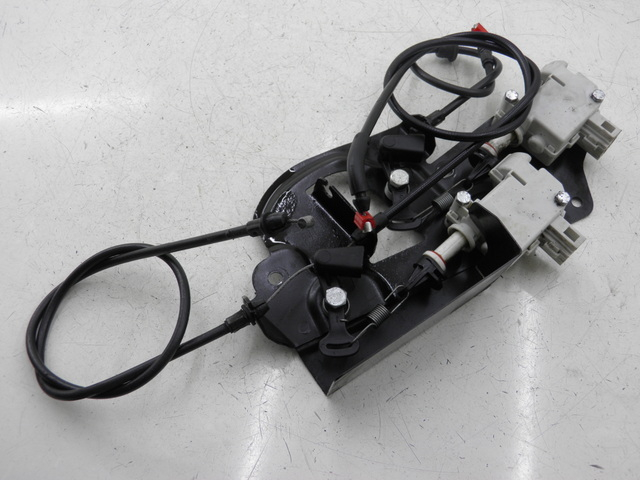 photo de MOTORE APERTURA BAULE PIAGGIO XEVO - X EVO 125 (2010 - 2015) - Dettaglio del componente