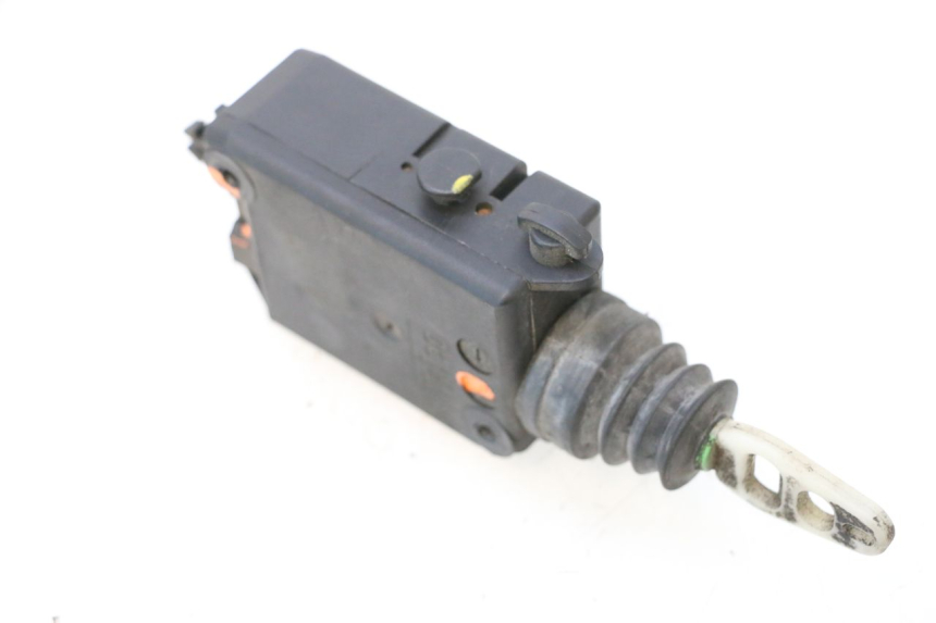 photo de MOTORE APERTURA BAULE PEUGEOT SATELIS COMPRESSOR K15 125 (2006 - 2009) - Zoom sullo stato d'uso