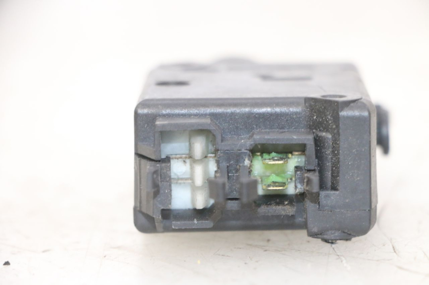 photo de SERRATURA SELLA MOTORE PEUGEOT SATELIS 125 (2013 - 2018) - Altra angolazione