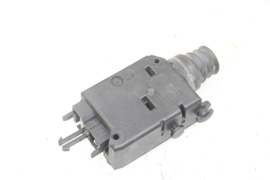 photo de SERRATURA SELLA MOTORE PEUGEOT SATELIS 125 (2013 - 2018) - Primo piano tecnico