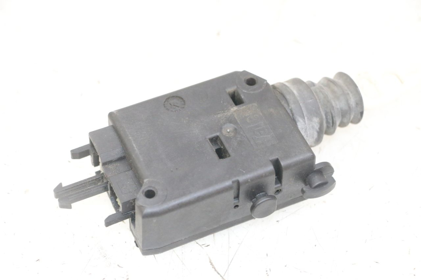 photo de SERRATURA SELLA MOTORE PEUGEOT SATELIS 125 (2013 - 2018) - Dettaglio del componente