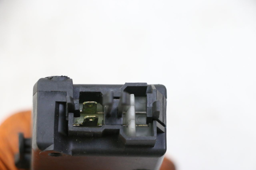 photo de MOTORE APERTURA BAULE PEUGEOT SATELIS 125 (2006 - 2009) - Dettaglio del componente