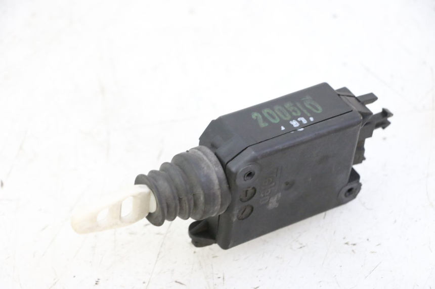 photo de MOTORE APERTURA BAULE PEUGEOT SATELIS 125 (2006 - 2009) - Zoom sullo stato d'uso