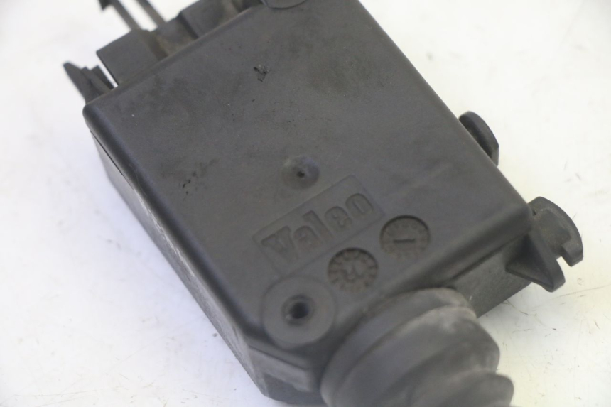 photo de SERRATURA SELLA MOTORE PEUGEOT SATELIS 125 (2013 - 2018) - Altra angolazione