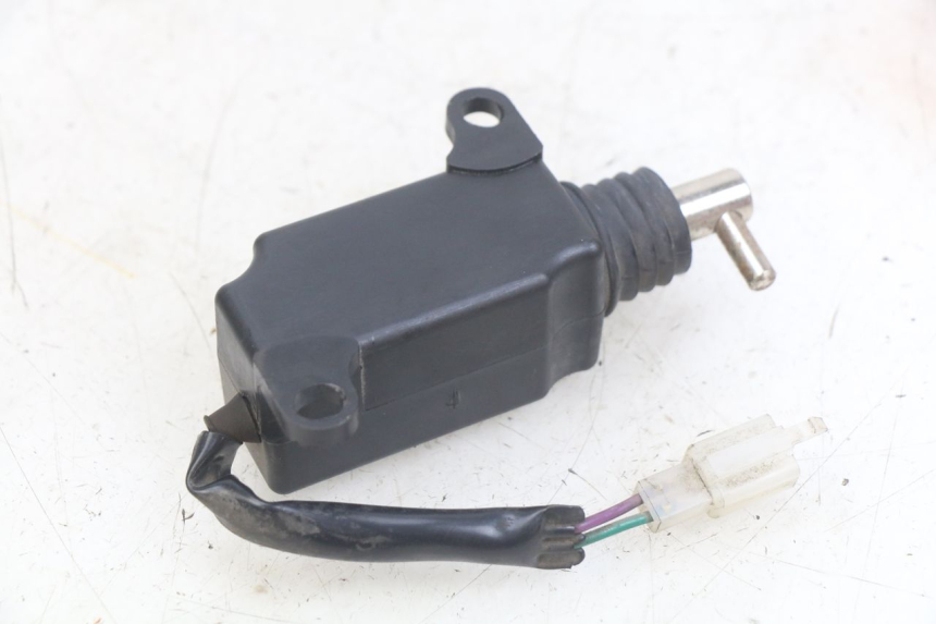 photo de MOTORE APERTURA BAULE PEUGEOT TWEET 125 (2018 - 2021) - Zoom sullo stato d'uso