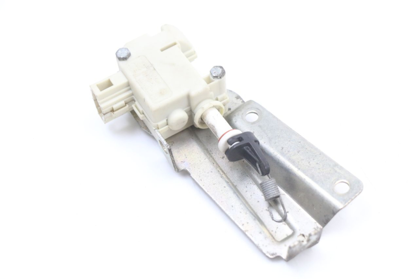 photo de MOTORE APERTURA BAULE PIAGGIO X10 125 (2012 - 2017) - Vista d'insieme del prodotto