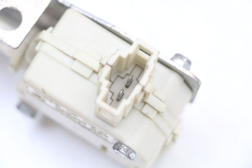 photo de MOTORE APERTURA BAULE PIAGGIO X10 125 (2012 - 2017) - Marcature e riferimenti originali