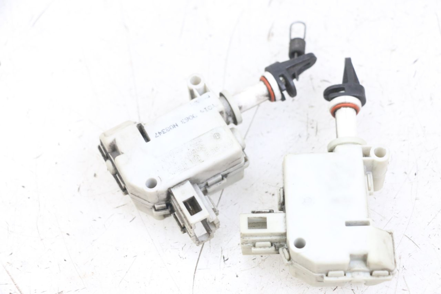 photo de MOTORE APERTURA BAULE PIAGGIO X10 125 (2012 - 2017) - Vista principale