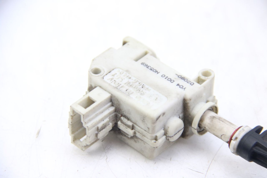 photo de MOTORE APERTURA BAULE PIAGGIO X9 EVOLUTION 125 (2003 - 2007) - Zoom sullo stato d'uso