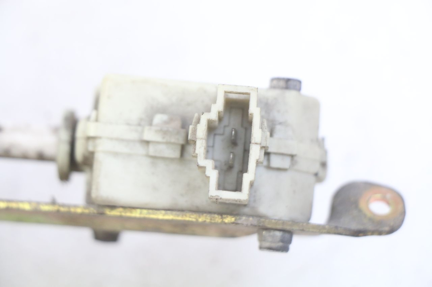 photo de MOTORE APERTURA BAULE PIAGGIO X9 EVOLUTION 125 (2003 - 2007) - Dettaglio del componente