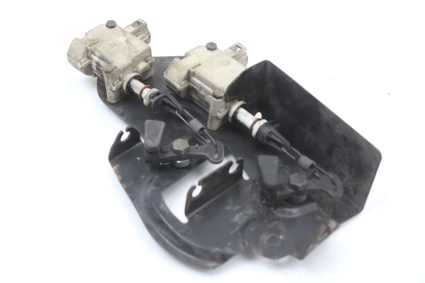 photo de MOTORE APERTURA BAULE PIAGGIO XEVO - X EVO 125 (2007 - 2017) - Dettaglio del componente