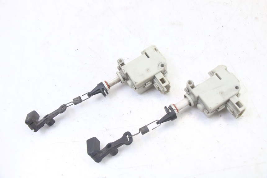 photo de MOTORE APERTURA BAULE PIAGGIO XEVO - X EVO 125 (2007 - 2017) - Vista d'insieme del prodotto