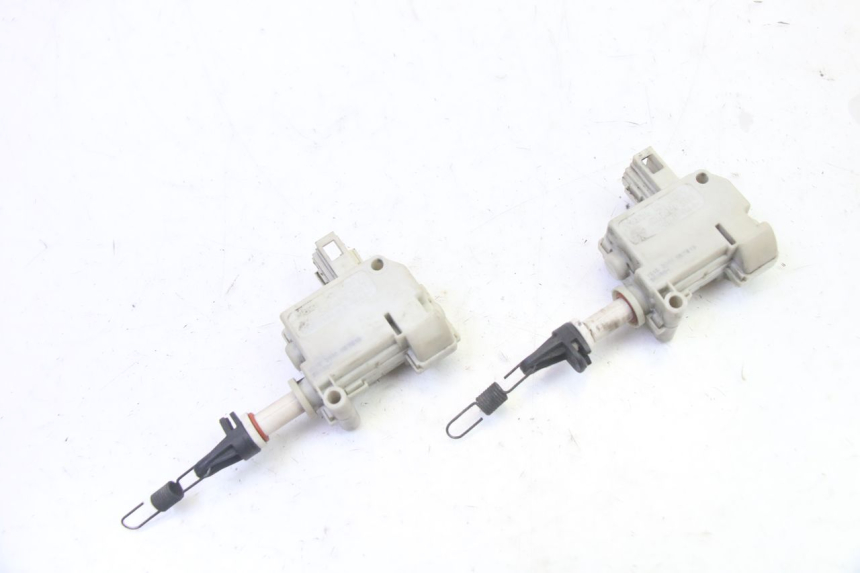 photo de MOTORE APERTURA BAULE PIAGGIO XEVO - X EVO 125 (2007 - 2017) - Vista principale