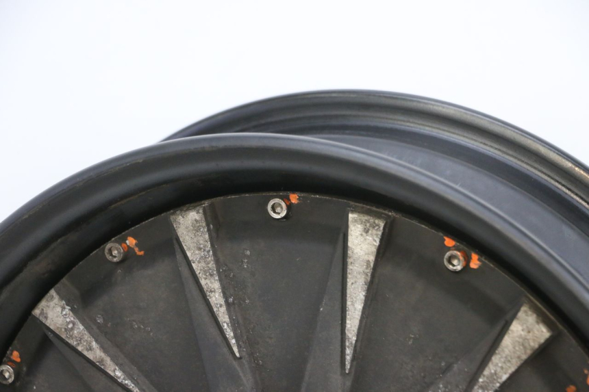 photo de MOTORE EFUN PUSA 1 - Stato della superficie e materiale