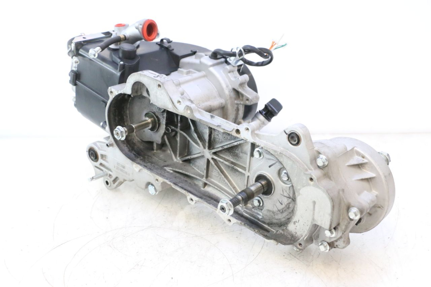 photo de MOTORE JM MOTORS R-MAX TECH 50 (2024 - 2026) - Stato della superficie e materiale