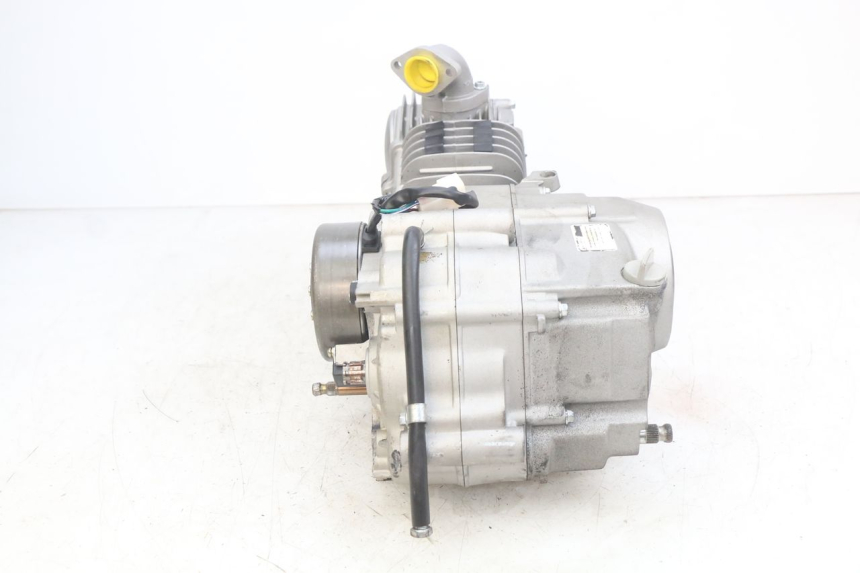 photo de MOTORE YCF R-START 125 - Stato della superficie e materiale