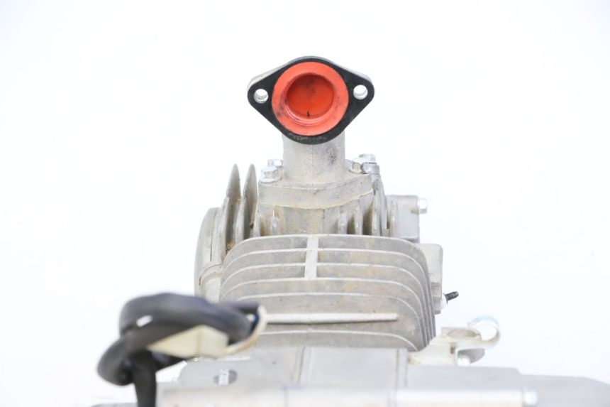 photo de MOTORE APOLLO RFZ 125 - Stato della superficie e materiale