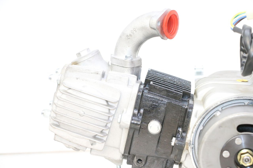 photo de MOTORE APOLLO RFZ 125 - Angolazione alternativa