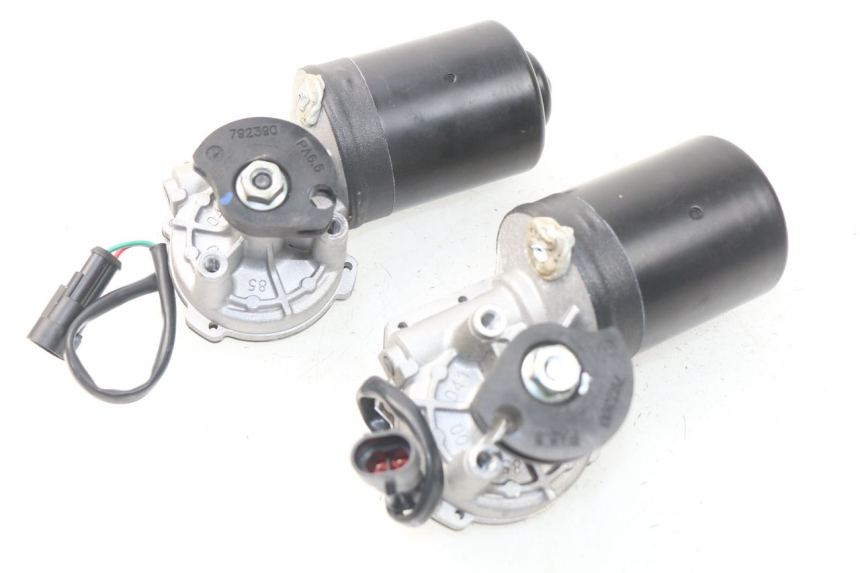 photo de MOTORE ROLL LOCK PEUGEOT METROPOLIS 400 (2017 - 2020) - Vista d'insieme del prodotto