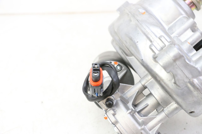photo de MOTOR ROLL LOCK PIAGGIO MP3 HPE 310 (2024 - 2025) - Vista d'insieme del prodotto