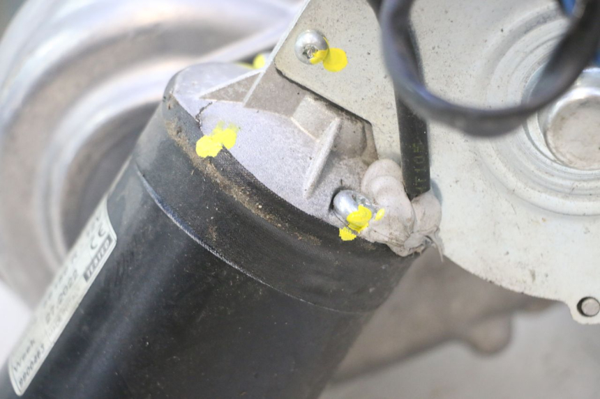 photo de MOTOR ROLL LOCK PIAGGIO MP3 HPE 530 (2022 - 2026) - Caratteristiche distintive