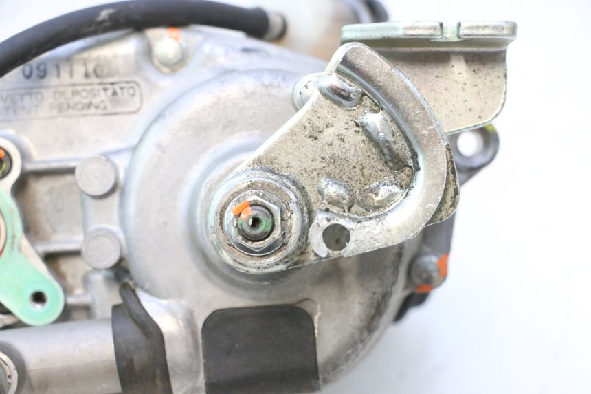 photo de MOTOR ROLL LOCK PIAGGIO MP3 LT 300 (2010 - 2016) - Primo piano ad alta risoluzione
