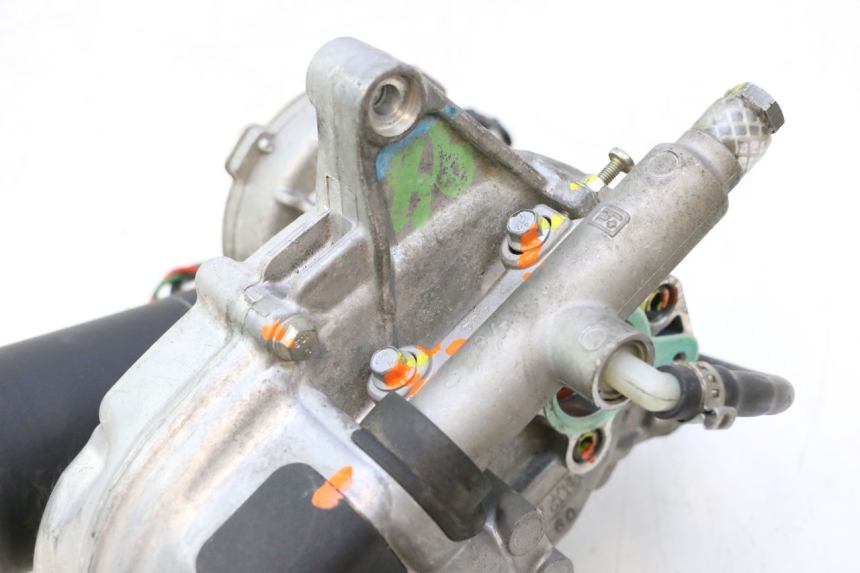 photo de MOTOR ROLL LOCK PIAGGIO MP3 LT 300 (2010 - 2016) - Dettagli dei punti di fissaggio