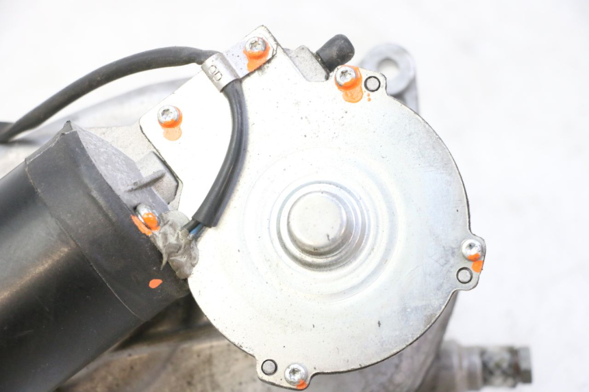 photo de MOTOR ROLL LOCK PIAGGIO MP3 125 (2006 - 2014) - Zoom sui componenti