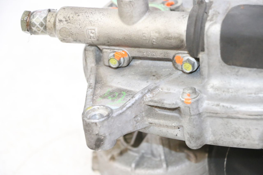 photo de MOTOR ROLL LOCK PIAGGIO MP3 125 (2006 - 2014) - Dettagli dei punti di fissaggio