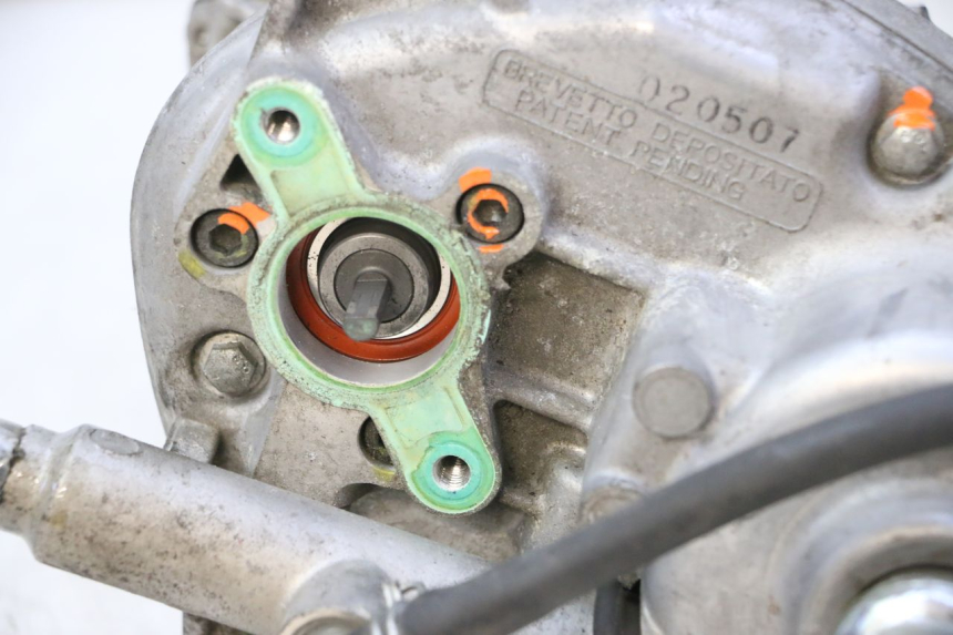 photo de MOTOR ROLL LOCK PIAGGIO MP3 125 (2006 - 2014) - Marcature e riferimenti originali