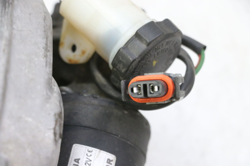 photo de MOTEUR ROLL LOCK PIAGGIO MP3 RL 250 (2006 - 2010) - Caratteristiche distintive