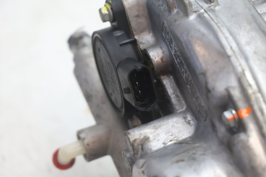 photo de MOTOR ROLL LOCK PIAGGIO MP3 125 (2006 - 2014) - Zoom sullo stato d'uso