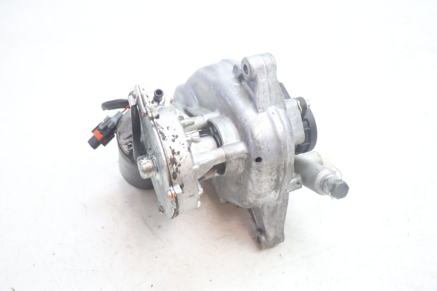 photo de MOTOR ROLL LOCK PIAGGIO MP3 125 (2006 - 2014) - Dettagli dei punti di fissaggio
