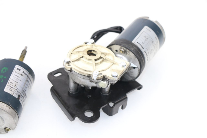 photo de MOTOR ROLL LOCK PEUGEOT METROPOLIS 400 (2011 - 2016) - Vista d'insieme del prodotto