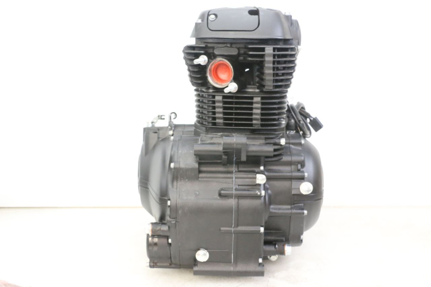 photo de MOTORE ROYAL ENFIELD SCRAM 411 (2022 - 2024) - Primo piano ad alta risoluzione