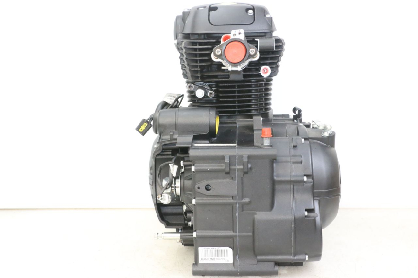 photo de MOTORE ROYAL ENFIELD SCRAM 411 (2022 - 2024) - Stato della superficie e materiale